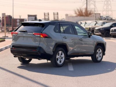 2021 TOYOTA RAV 4 XLE 2.5 L V4 Engine Green Black SUV Full Option