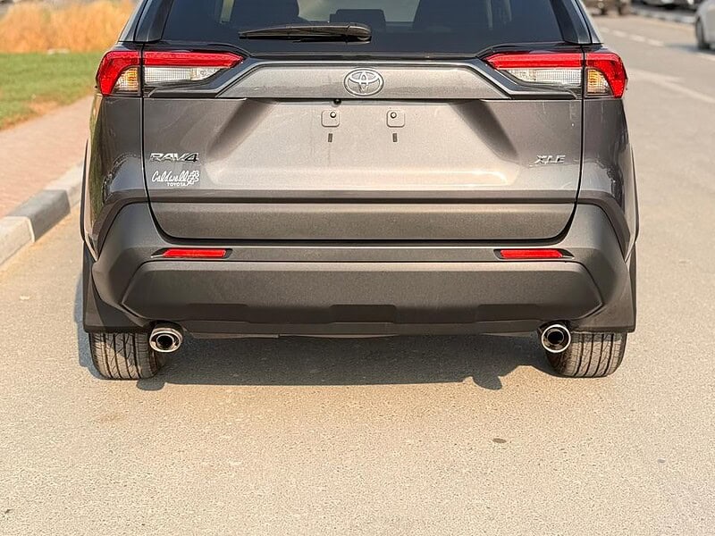 2024 TOYOTA RAV 4 XLE 2.5 liters V4 Cylinder Engine Petrol Grey Black SUV