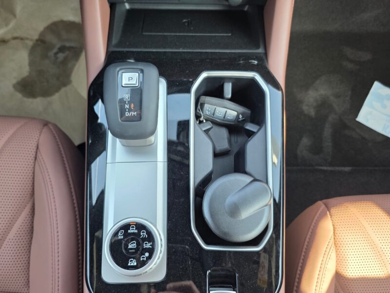 2026 Mitsubishi Outlander P-Line 2.5L DOHC Direct Injection 4-Cylinder Grey Brown Petrol