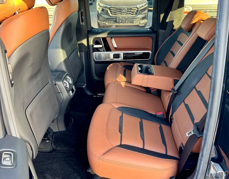 2019 Mercedes-Benz G-Class G 63 AMG 4.5 Grade 8 Cylinders Engine Green Brown SUV
