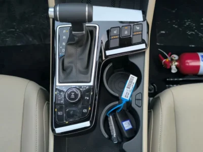 2025 Kia Sportage 2.0L MPI LX FWD White Beige SUV GCC Specs