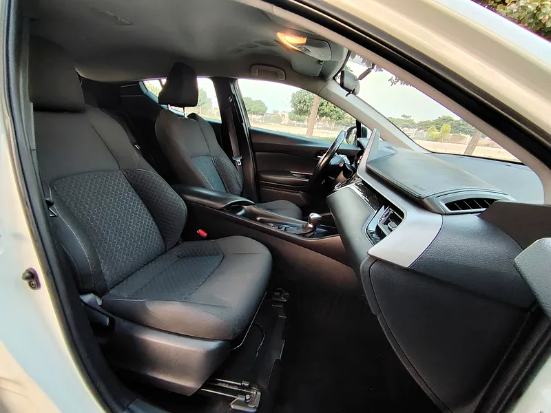 2021 Toyota C-HR VX Hybrid 4 Cylinders Engine White Grey Hatchback GCC