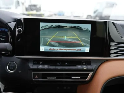 2025 Toyota Camry XLE 2.5L 4 Cylinders Engine GRANDE White Tan Sedan GCC