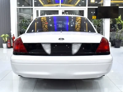 2008 Ford Crown Victoria LX 8 Cylinders Engine White Grey Sedan