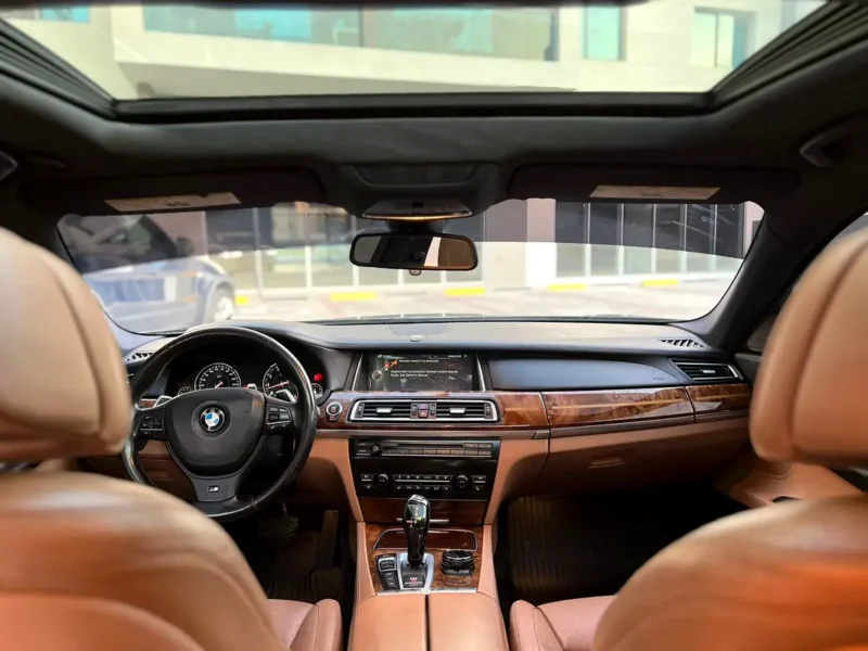 2014 BMW 7-Series 750i Exclusive 8 Cylinders Engine Blue Tan Sedan