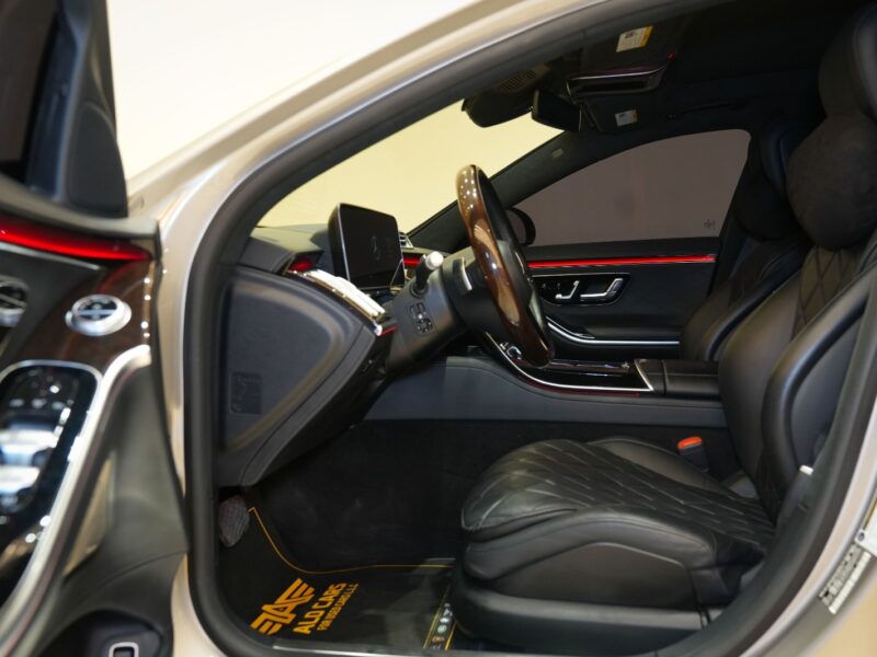 2021 Mercedes-Benz S 580 4Maticc 4.0-liter V8 Engine Grey Black AWD