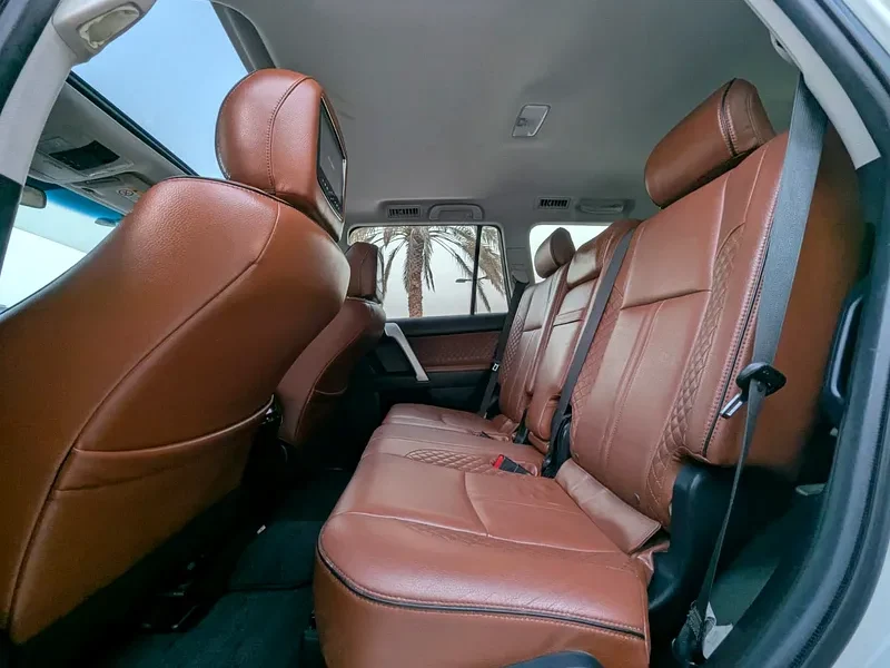 2017 TOYOTA PRADO VXR V4 2.7L GCC Specs FULL OPTION White Brown SUV