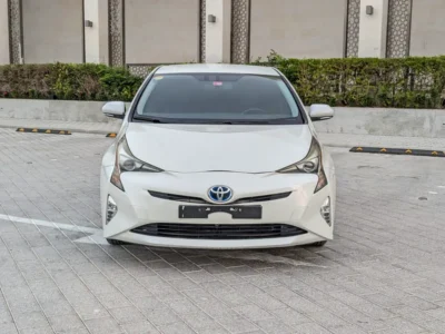 2017 Toyota Prius Iconic Hybrid 4 Cylinder Engine White Grey Sedan GCC