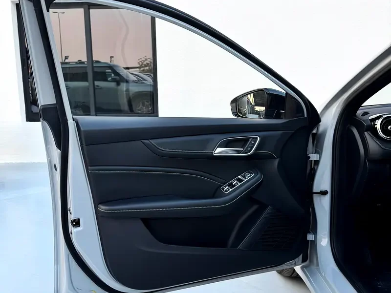 2025 MG MG6 Black Edition 4 Cylinders Engine Grey Black Sedan FWD