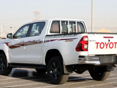 2025 Toyota Hilux SR5 4 Cylinders Engine White Red Pick Up GCC Specs