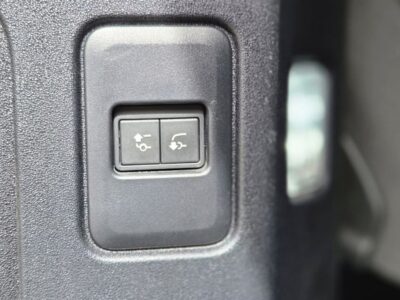 2024 Land Rover Defender P400 90 SE 3.0 Liter V6 Engine Black Tan SUV GCC Specs