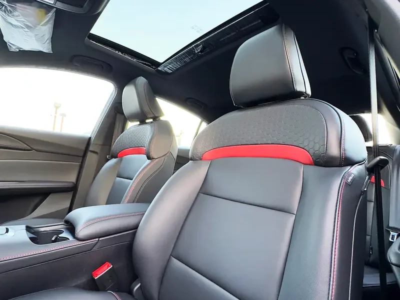 2025 MG5 GLOBAL LUXURY EDITION 1.5L A/T PTR 4 Cylinders White Black Sedan