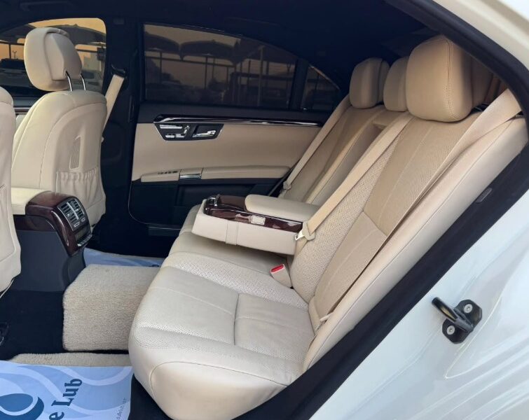 2007 Mercedes-Benz S550 5.5 Liters 8 Cylinders Engine White Beige Sedan RWD