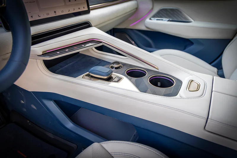 2024 Zeekr 001 Flagship AWD Black White SUV Electric Car 550 - 650 KM GCC Specs