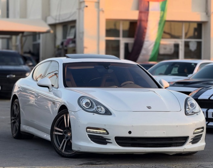 2013 Porsche Panamera 6-Cylinder Engine AT Full Option White Beige Sedan