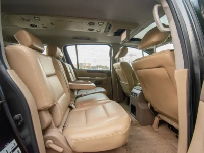 2010 Nissan Armada LE 5.3L 8 Cylinder Engine GCC Specs Grey Beige