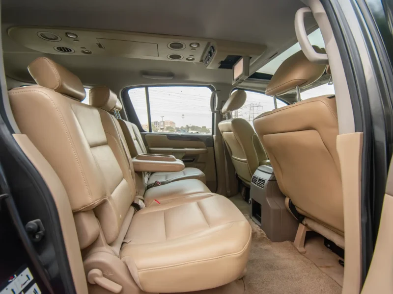 2010 Nissan Armada LE 5.3L 8 Cylinder Engine GCC Specs Grey Beige