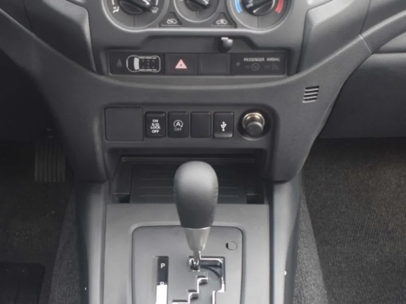 2022 Mitsubishi L200 GLX 2.5 Liters 4 Cylinders Engine Silver Grey Pick Up Truck