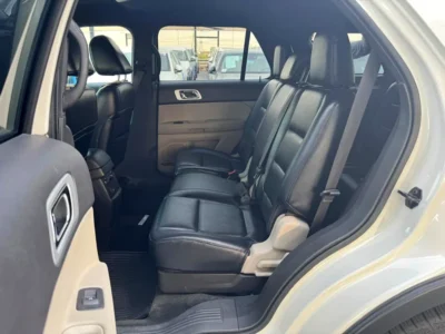 2012 Ford Explorer XLT 4 Cylinders Engine White Black SUV CLEAN CAR