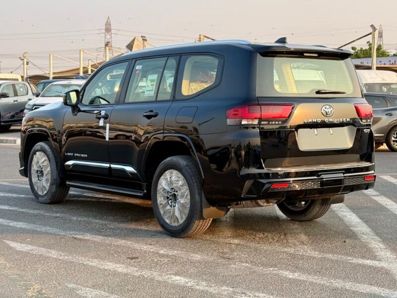 2025 Toyota Land Cruiser GXR 4.0L 6 Cylinder Engine Black Beige SUV GCC Specs