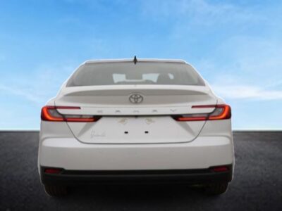 2025 Toyota Camry XLE 2.5L 4 Cylinders Engine GRANDE White Tan Sedan GCC