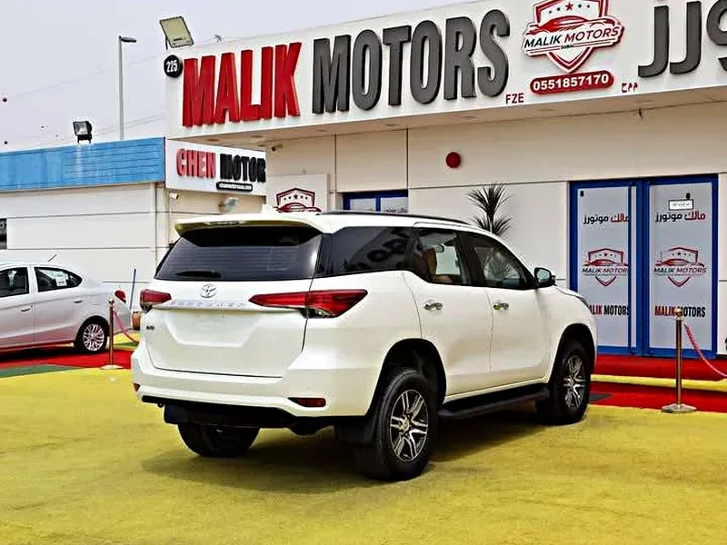 2022 Toyota Fortuner EXR 4 Cylinders Engine White Brown SUV GCC Specs