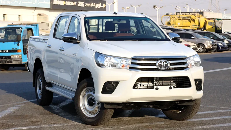 2025 Toyota Hilux Double Cab 2.7 litres 4 Cylinders Engine Petrol White Red