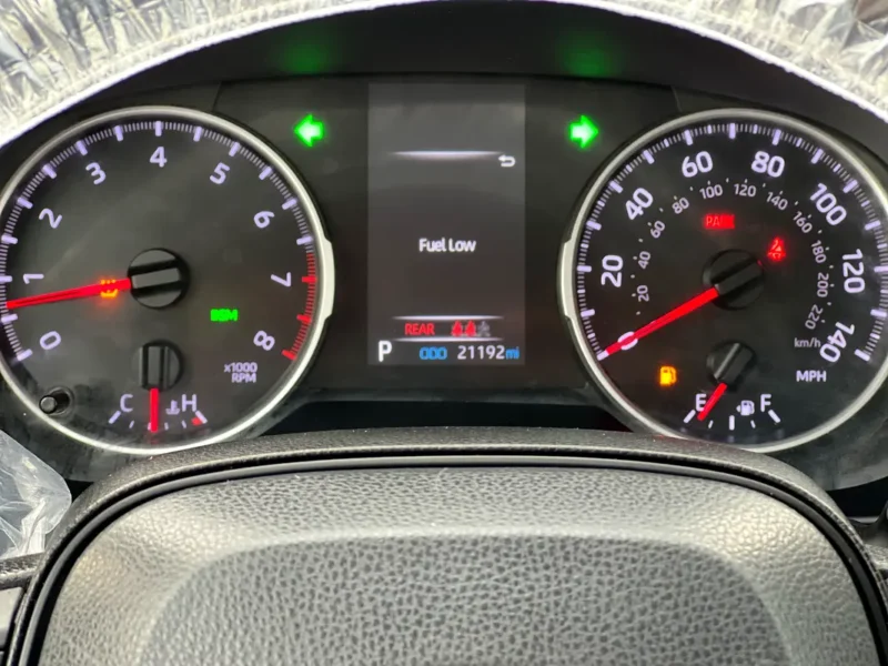 2022 Toyota Rav 4 XLE 4 Cylinders Engine Petrol Silver Black SUV Full Option