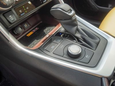 2025 Toyota RAV4 2.5L 4 Cylinder Engine HEV AWD Silver Beige Crossover GCC Specs