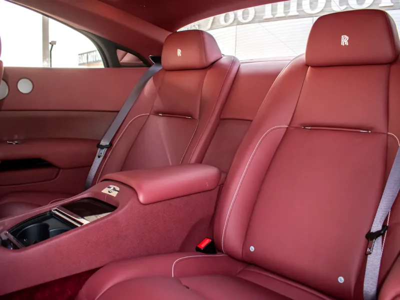 2015 Rolls-Royce Wraith Standard Smooth and powerful V12 White Red Coupe