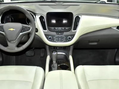 2019 Chevrolet Malibu Premier 4 Cylinders Engine White Beige Sedan GCC Spec