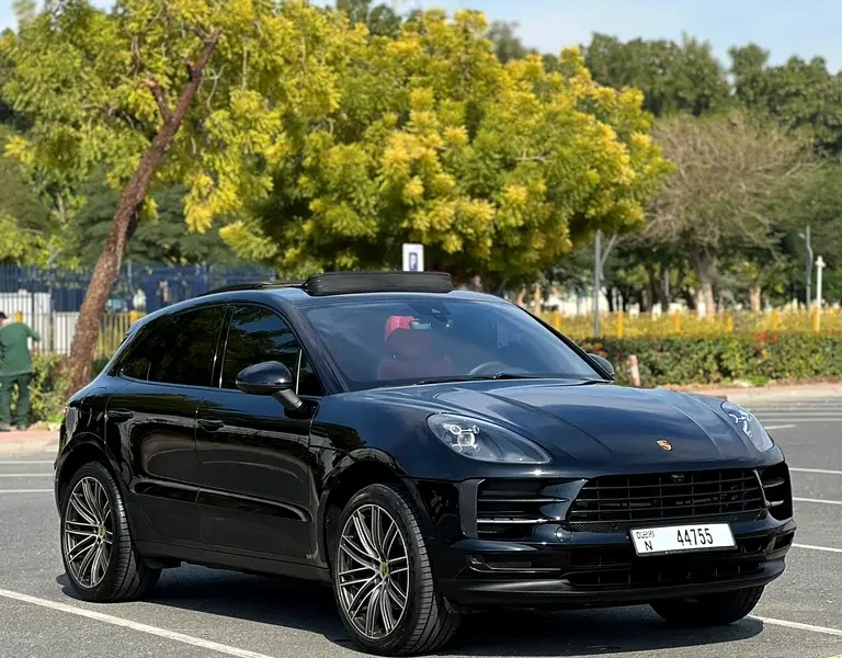 2020 Porsche Macan Standard 4 Cylinders Engine Black Red SUV GCC Specs