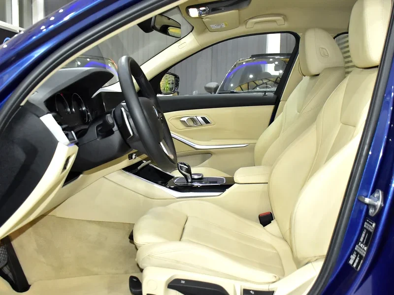 2020 BMW 3-Series 320i 4 Cylinders Engine Blue Beige Sedan
