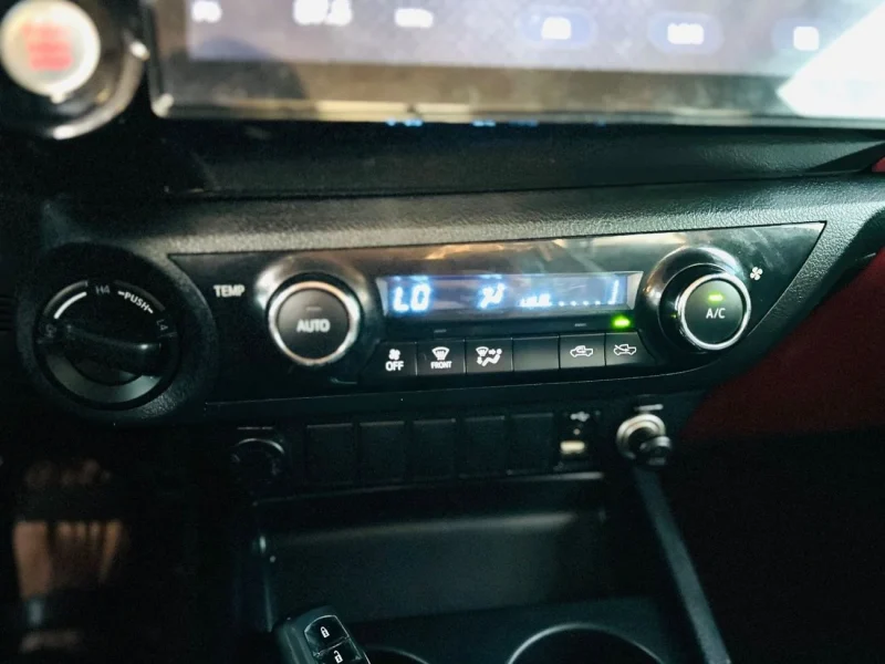 2016 Toyota Hilux GLX 2.7L Double Cab Utility M/T Red White GCC Specs