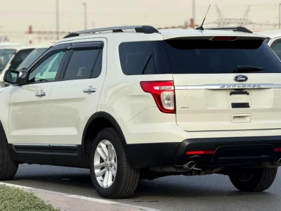 2012 Ford Explorer XLT 4 Cylinders Engine White Black SUV CLEAN CAR