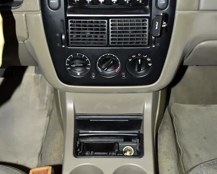 2002 Ford Explorer XLS 6 Cylinders Engine Petrol Brown Beige SUV