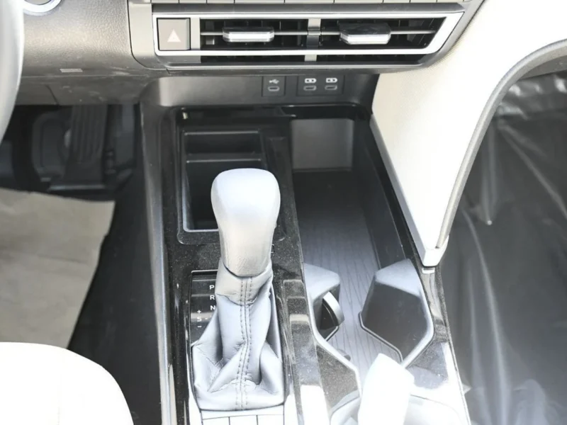 2025 Toyota Camry LE 2.5L V4 Engine Hybrid Car Black Beige Sedan GCC Specs