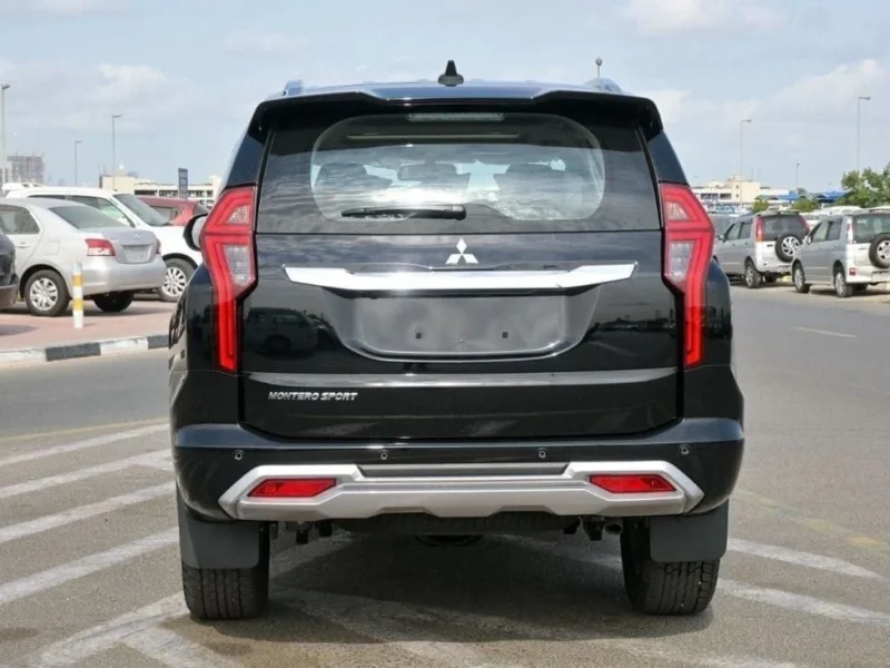 2025 Montero Sport GLS 3.0L 4WD Petrol A/T Black Black GCC Specs