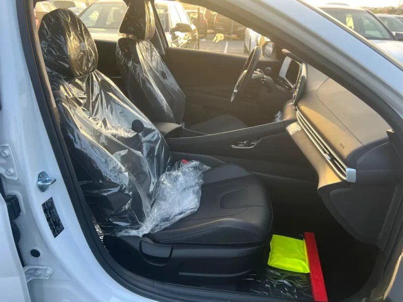 2025 Hyundai Elantra GLX Elite 1.5L 4 Cylinder Engine White Black Sedan