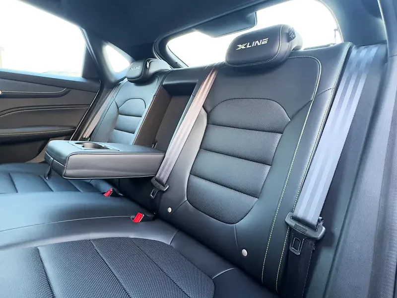 2025 MG MG6 Black Edition 4 Cylinders Engine Grey Black Sedan FWD