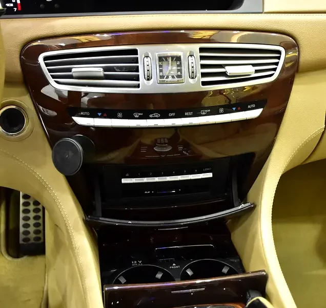 2011 Mercedes-Benz CL-Class CL 63 AMG 8 Cylinders Engine White Beige Coupe