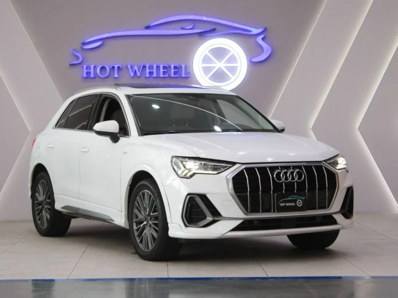 2023 Audi Q3 40 TFSI - S Line 2.0-liter Turbocharged V4 Cylinder Engine White Beige SUV