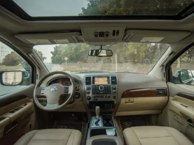 2010 Nissan Armada LE 5.3L 8 Cylinder Engine GCC Specs Grey Beige