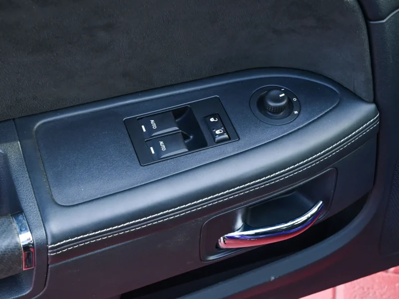 2010 Dodge Challenger SRT8 6.1L 8 Cylinders Engine Purple Black Sedan