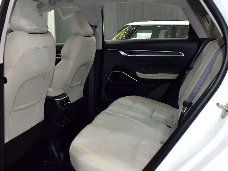 2024 Geely Emgrand GS 4 Cylinders Engine White Beige Sedan GCC Specs