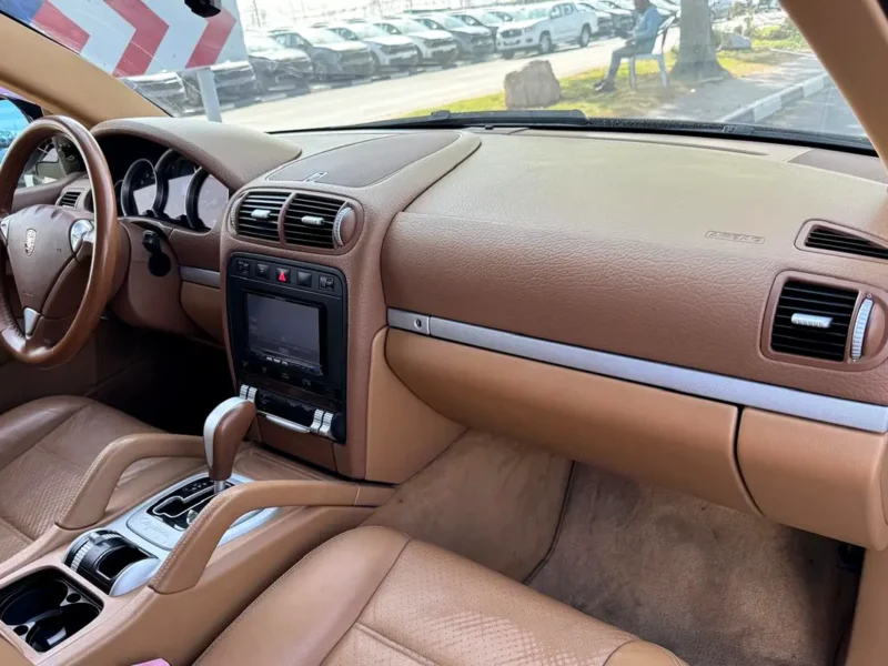 2007 Porsche Cayenne S 8 Cylinders Engine Black Beige SUV