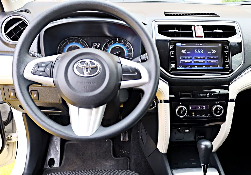 2022 Toyota Rush EX 4 Cylinders Engine White Black SUV GCC Specs