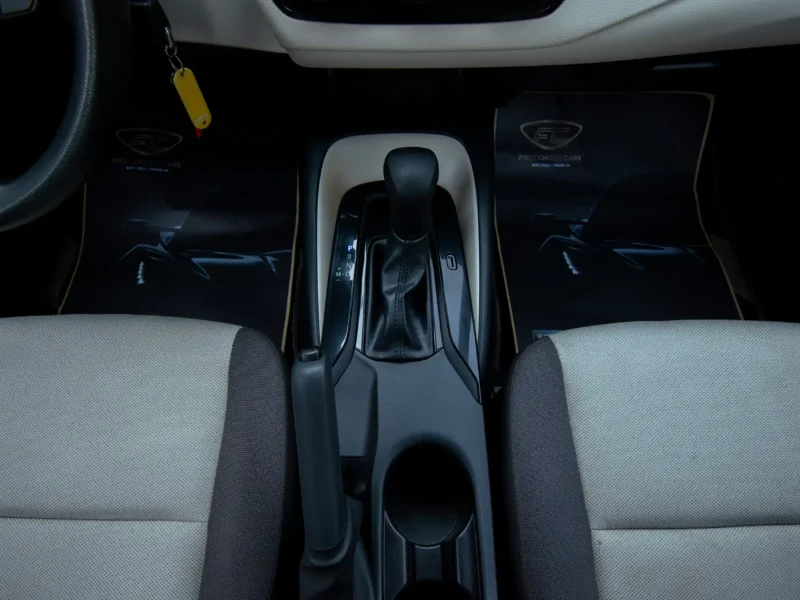 2022 Toyota Corolla XLI 1.6L 4 Cylinders Engine White Grey GCC Specs