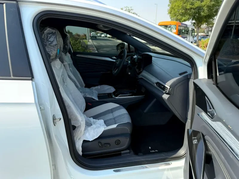 2022 Volkswagen ID.4 PURE + Electric Car White Grey SUV 450 - 550 KM Range