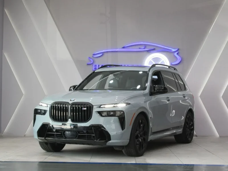 2024 BMW X7 xDriveM60i 4.4L twin-turbo V8 Engine Grey Black SUV